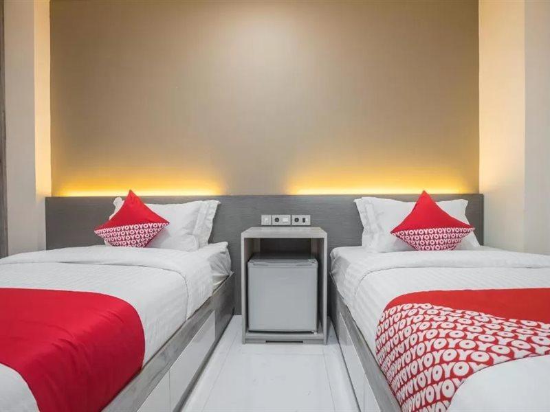 Super Oyo 1487 Residence Khoe Jakarta Exterior photo