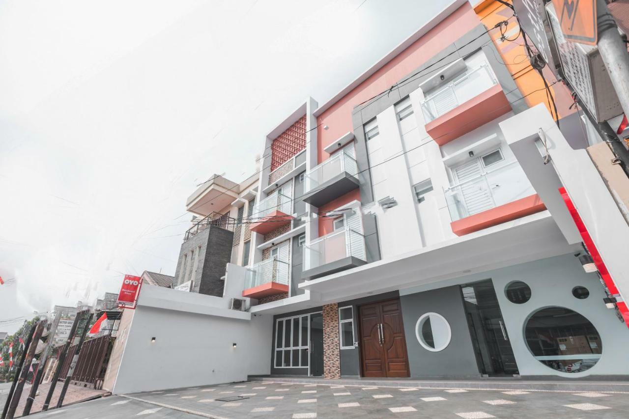 Super Oyo 1487 Residence Khoe Jakarta Exterior photo