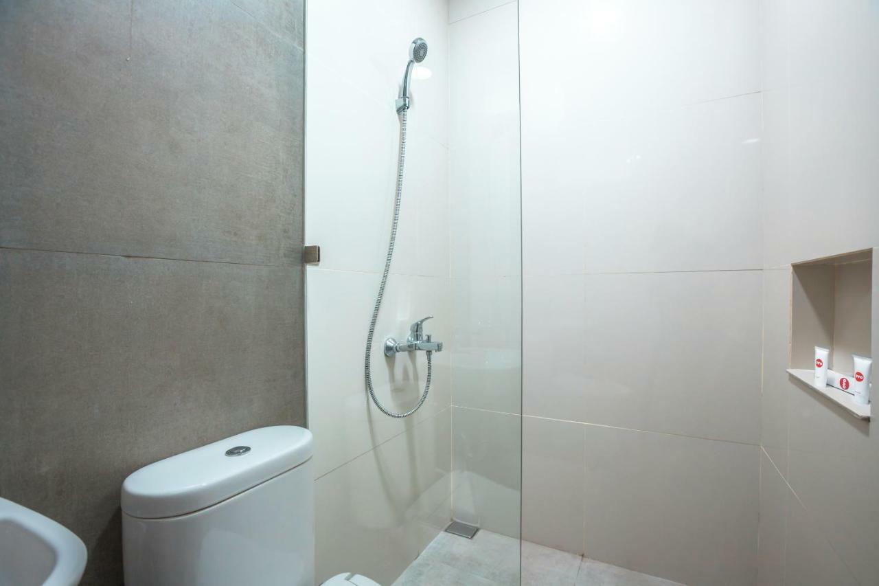 Super Oyo 1487 Residence Khoe Jakarta Exterior photo